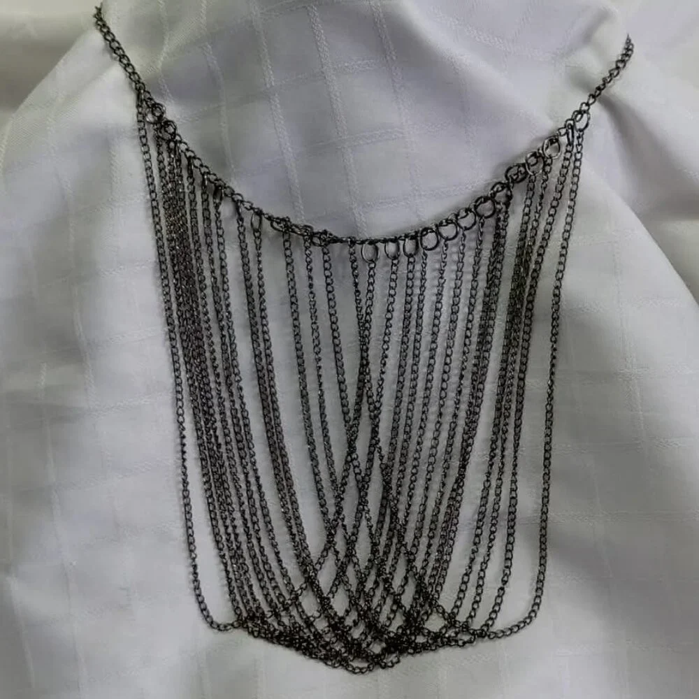 Unique statement necklace made of gunmetal color chain - Picture 2 of 5
